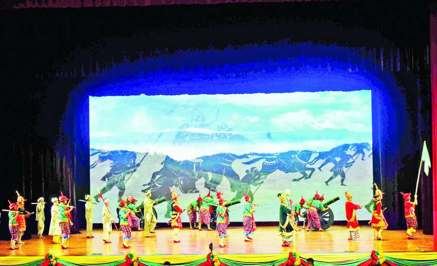 ‘အသက်ထက်မြတ်သော ဂုဏ်သိက္ခာ’ ဆို ငို ပြော ဇာတ်တော်ကြီးကို နေပြည်တော်ရှိ ဇေယျာသီရိဗိမာန်သဘင်ဆောင်၌  စက်တင်ဘာ ၂၅ ရက်က တင်ဆက်ကပြဖျော်ဖြေစဉ်။