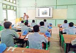 အဆင့်မြင့်နည်းပညာများမှသည် စက်မှုလယ်ယာကျွမ်းကျင်လုပ်သားများ မွေးထုတ်ရေးဆီသို့