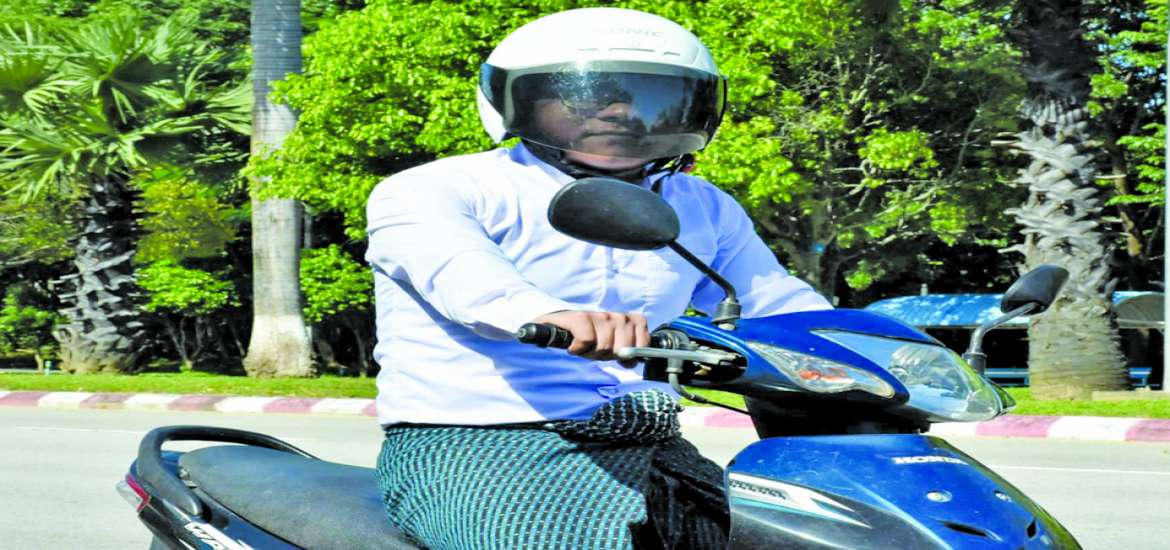 ဆိုင်ကယ်စီးလျှင် အရည်အသွေးပြည့်မီသော ဆိုင်ကယ်စီးဦးထုပ်ကို အမြဲဆောင်းရန် အရေးကြီးပါသည်